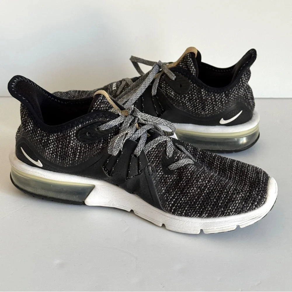 Nike Air Max Sequent 3 Sneakers Black & Gray Size 8